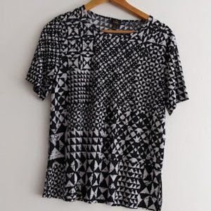 Ile Black and White Triangle Pattern Shirt Size L